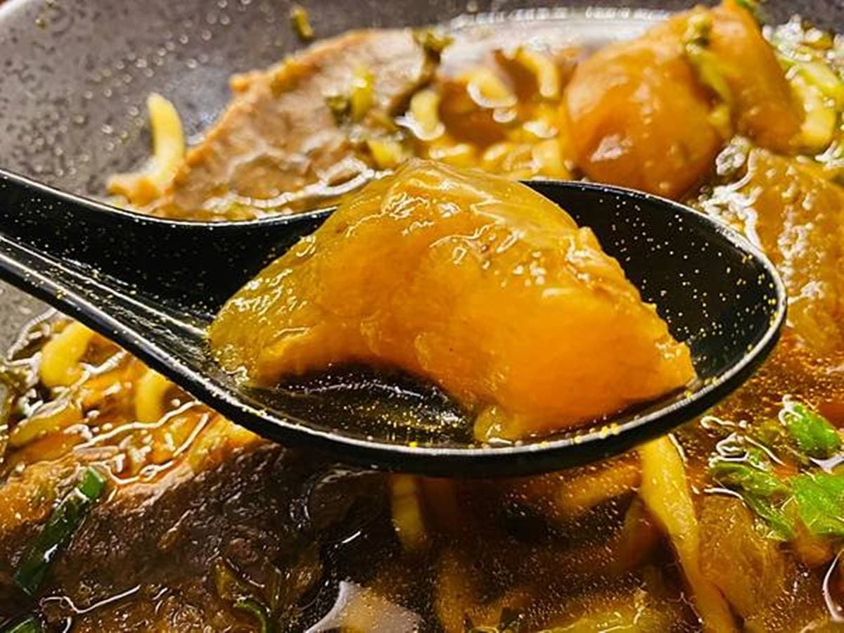 開賣２小時完售！基隆最強「牛肉麵」想吃要搶號碼牌，必嘗果凍牛筋入口即化
