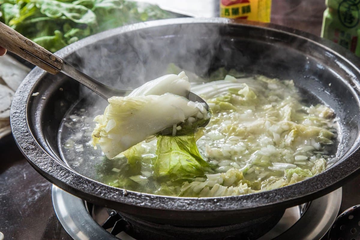 內行人才知道！北海岸５間隱密美食：每日現做溫體筍肉包、跳鋼管的限量烤雞