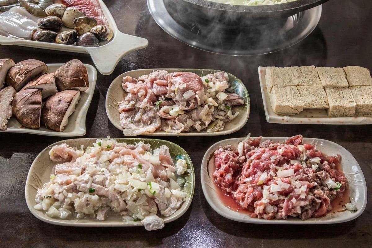 內行人才知道！北海岸５間隱密美食：每日現做溫體筍肉包、跳鋼管的限量烤雞