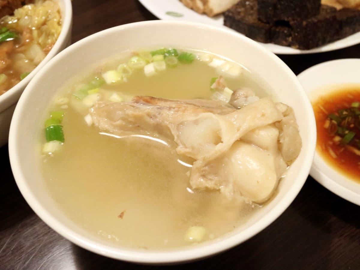 明星激推眷村小吃!「膠質大骨湯」排骨超大塊,隱藏版獅子頭想吃要預訂 明星激推眷村小吃!「膠質大骨湯」排骨超大塊,隱藏版獅子頭想吃要預訂