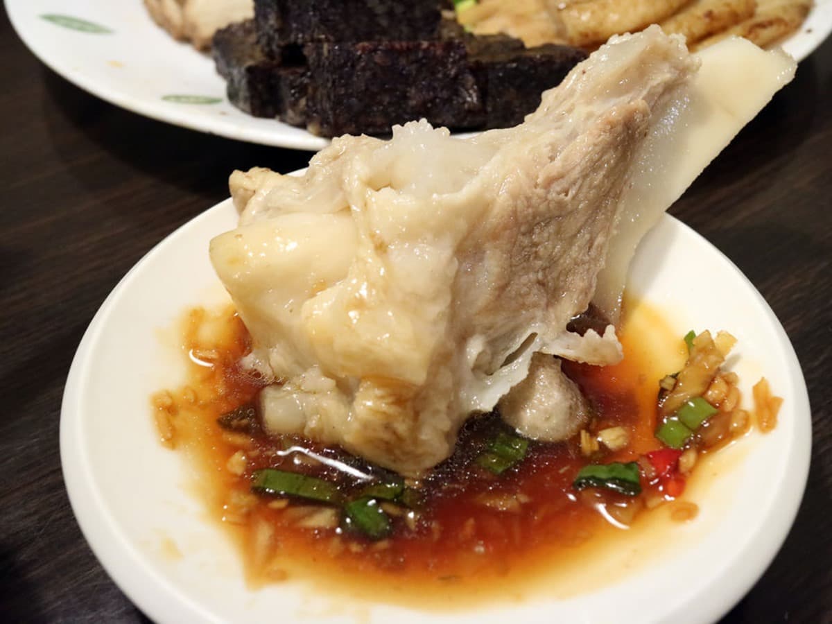 明星激推眷村小吃!「膠質大骨湯」排骨超大塊,隱藏版獅子頭想吃要預訂 明星激推眷村小吃!「膠質大骨湯」排骨超大塊,隱藏版獅子頭想吃要預訂