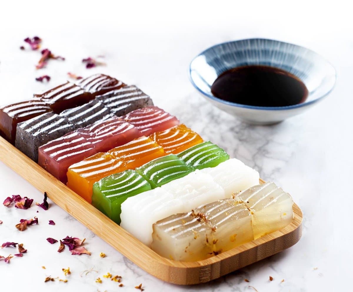 １碗只要40元！打卡夢幻「七彩方塊粉粿」，Ｑ彈粉粿＋古早味剉冰超欠吃