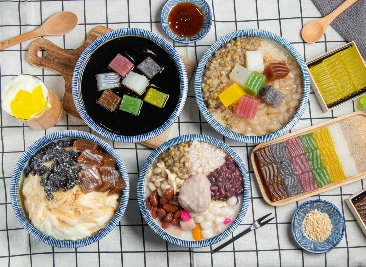 １碗只要40元！打卡夢幻「七彩方塊粉粿」，Ｑ彈粉粿＋古早味剉冰超欠吃