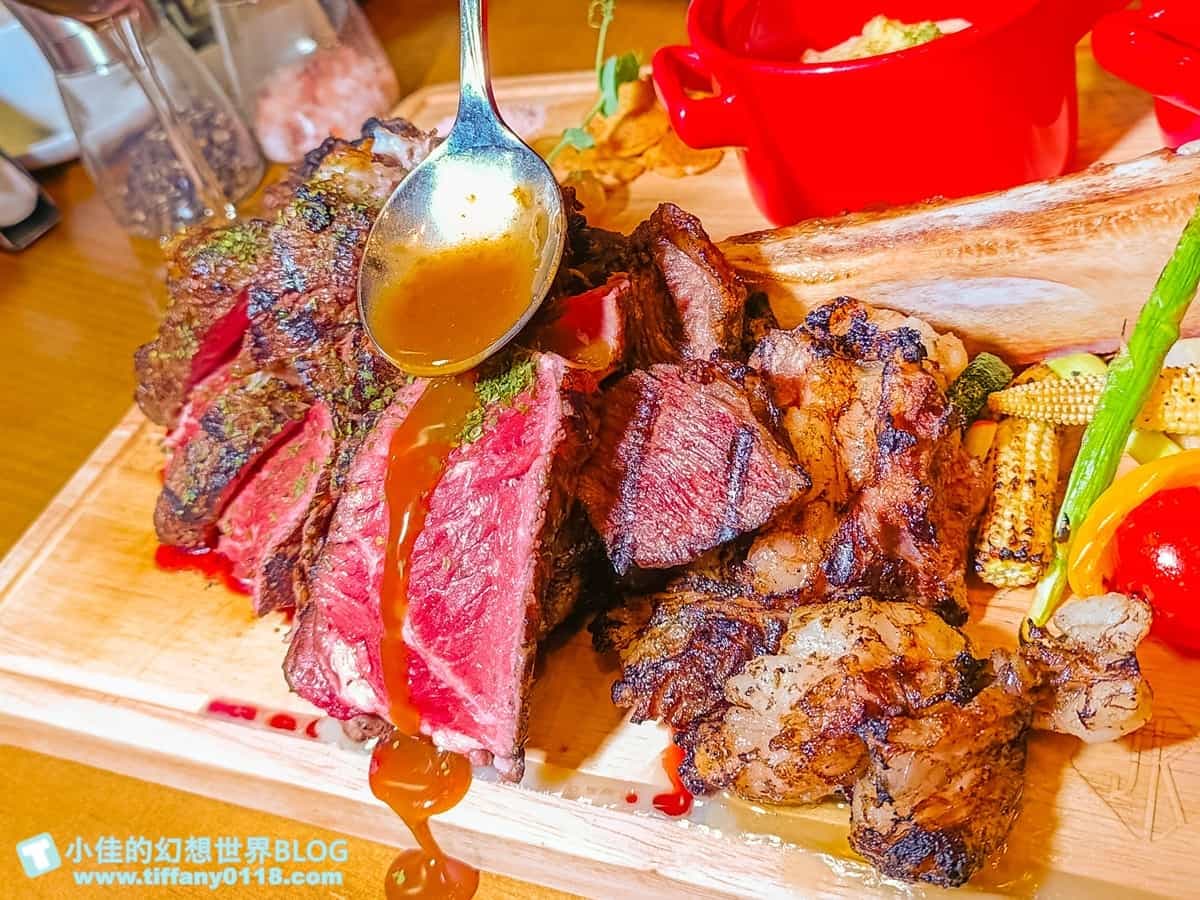 巨人吃的嗎？浮誇「戰斧牛」有25枚10元硬幣厚，無敵巧克力蛋糕足足６層高