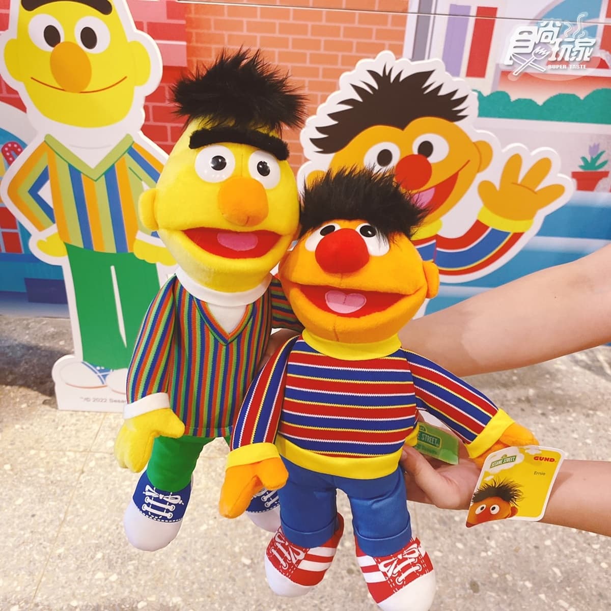 Elmo、餅乾怪獸萌翻！「芝麻街快閃店」華山首站登場，經典街牌、黃色校車重現