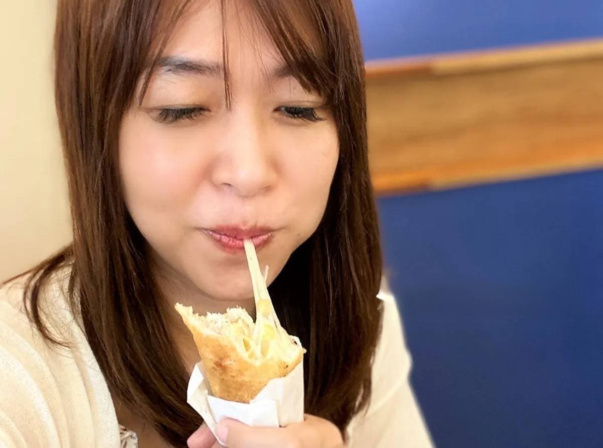 想吃先預訂！小琉球「隱藏版起司捲」給料不手軟，現撈鮪魚＋牽絲起司一吃上癮
