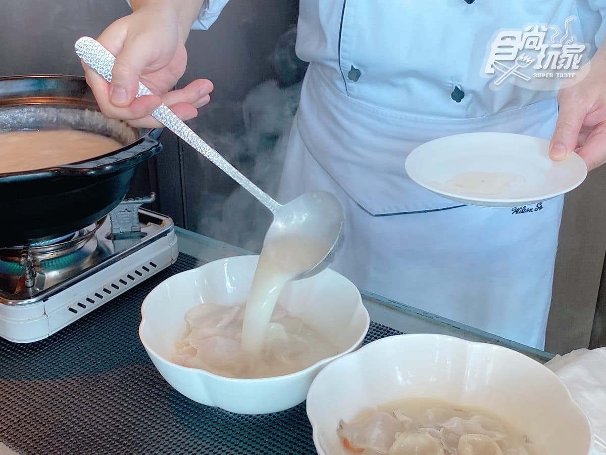 新北最高餐廳超狂新菜！巨大日本生蠔變蝦鬆、波妞蝦餃必吃，還有免費吃到飽