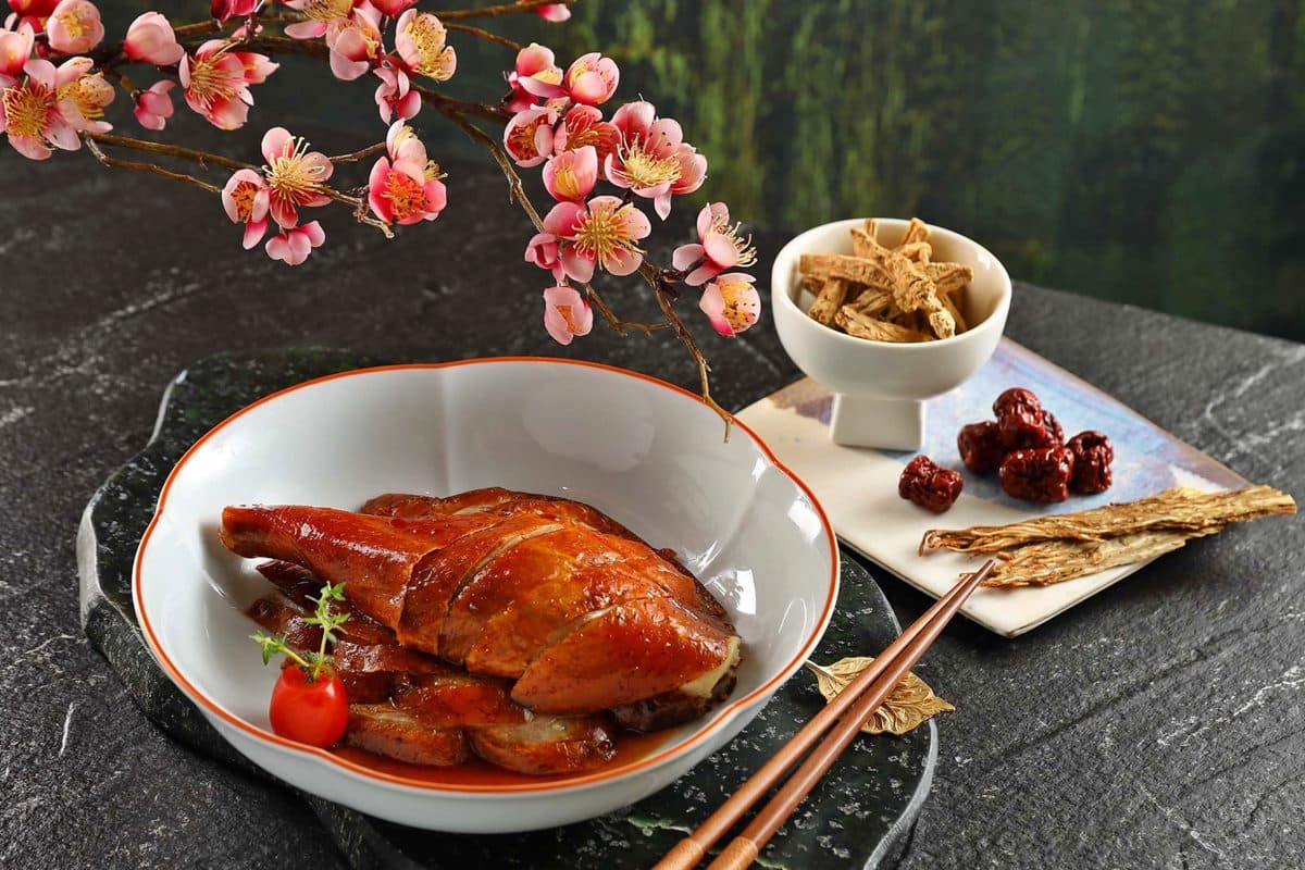 新北最高餐廳超狂新菜！巨大日本生蠔變蝦鬆、波妞蝦餃必吃，還有免費吃到飽