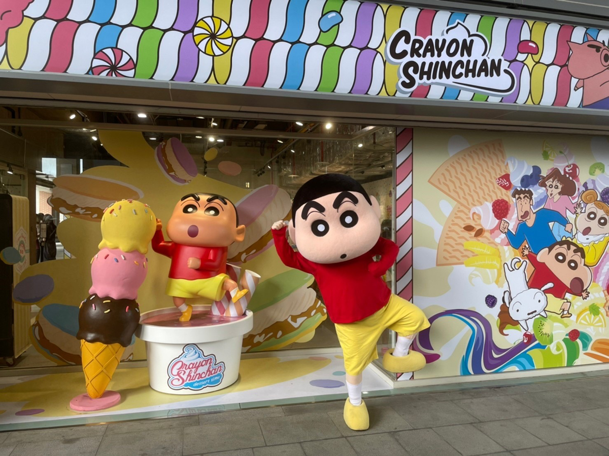免費衝「蠟筆小新30週年限定店」台中站！７公尺高巧克比、春日部列車站搶拍