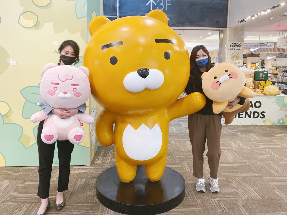 免飛韓國！獨家KAKAO快閃店現身新北，180公分巨型萊恩、３公尺打卡牆必拍