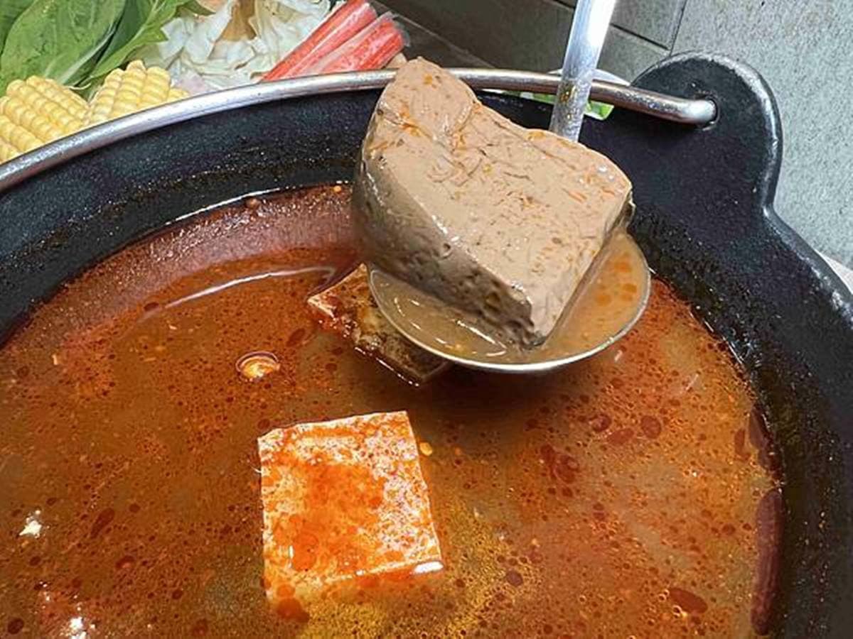 290元起吃到飽!網推「人氣火鍋店」20種蔬菜任挑,還能大嗑東石鮮蚵、蛤蜊 290元起吃到飽!網推「人氣火鍋店」20種蔬菜任挑,還能大嗑東石鮮蚵、蛤蜊