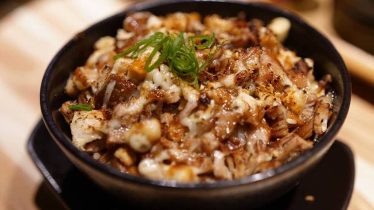 沒排隊吃不到！濃郁系「雞骨拉麵」擺滿叉燒肉控會愛，還能免費加湯加麵太佛