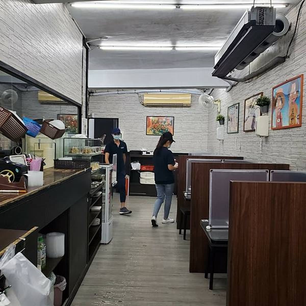 網譽「平價版鼎泰豐」！紅油抄手霸氣包入整隻蝦，再嘗軟嫩多汁巨無霸獅子頭