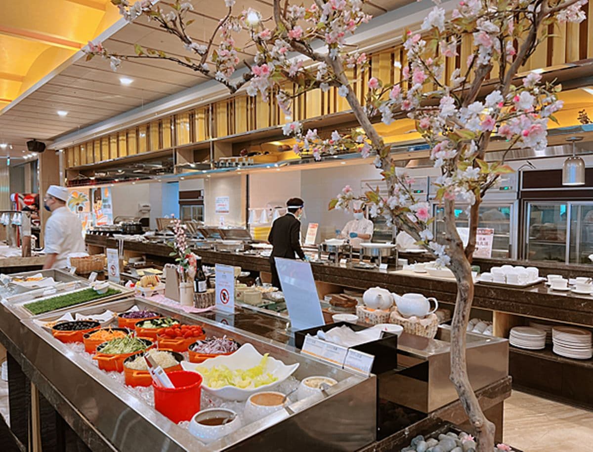 暑期放電來這！淡水親子飯店推「海景露營房」，帳篷、戲水池、親子館暢玩