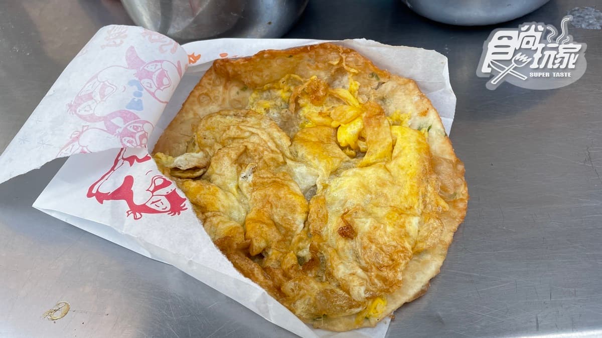 手擀餅皮外表炸得酥脆，吃到裡面還是會有 Q度。