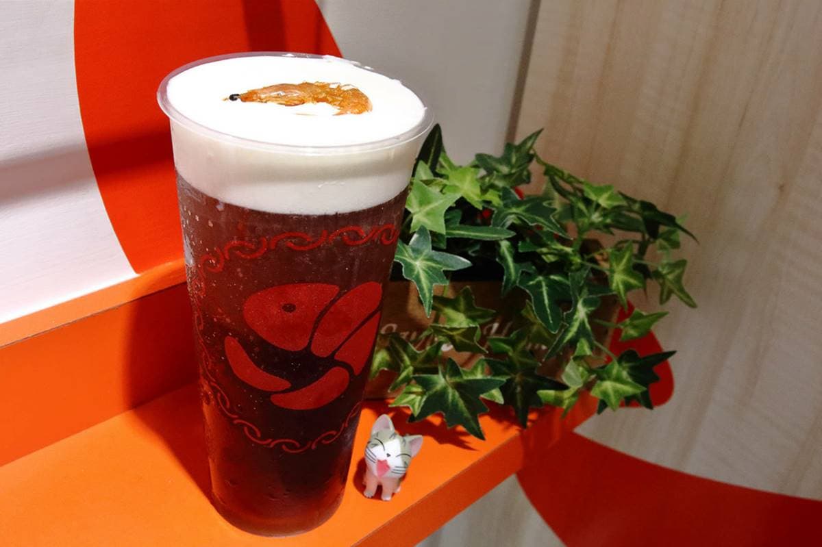 【新開店】整隻蝦放進手搖？「蝦子＋現打奶蓋」奇葩組合，濃醇口感一喝愛上