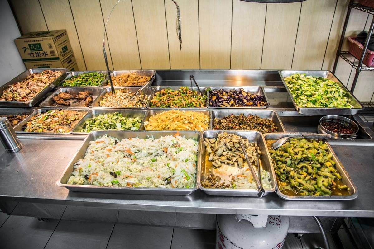 全台最便宜吃到飽!桃園「佛心自助餐」80元無限吃,白飯、湯免費供應太佛心 全台最便宜吃到飽!桃園「佛心自助餐」80元無限吃,白飯、湯免費供應太佛心