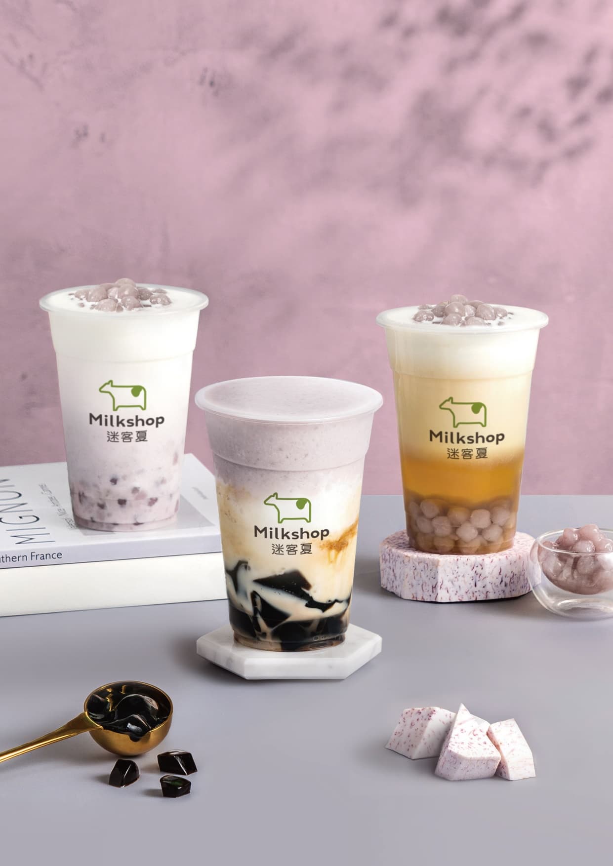 芋頭控跟上！迷客夏全新「芋芋仙草奶露」芋泥＋黑糖＋仙草凍，再送折扣券