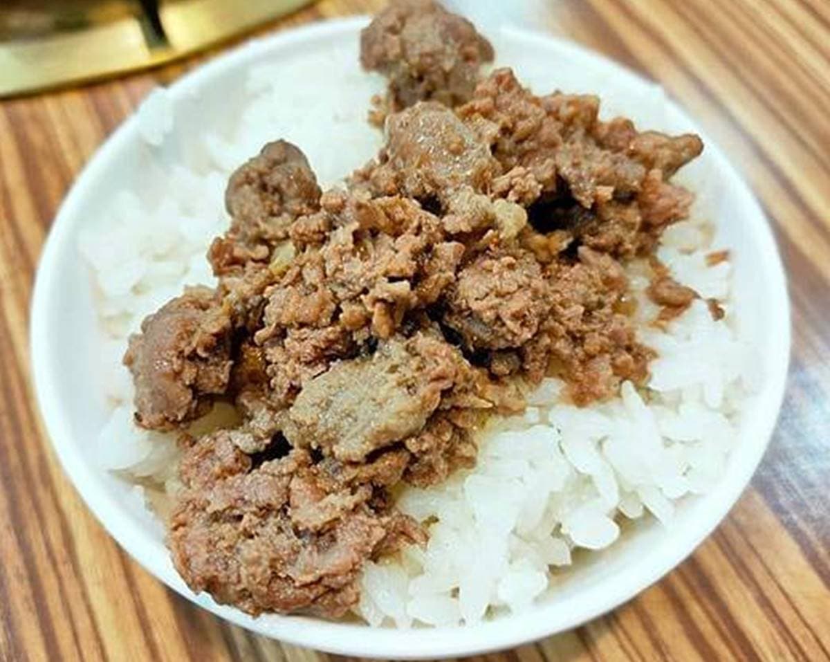 想吃先排隊!入口即化「溫體牛肉湯」一喝上癮,牛筋、牛肚搭獨門醬汁更唰嘴 想吃先排隊!入口即化「溫體牛肉湯」一喝上癮,牛筋、牛肚搭獨門醬汁更唰嘴