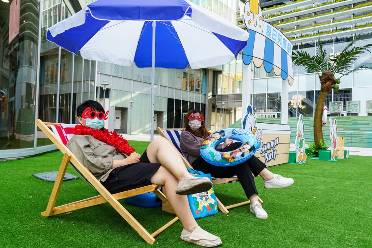 迪士尼控快衝！超萌唐老鴨、史迪奇「夏日爽派對」開逛，還有免費造型冰棒吃