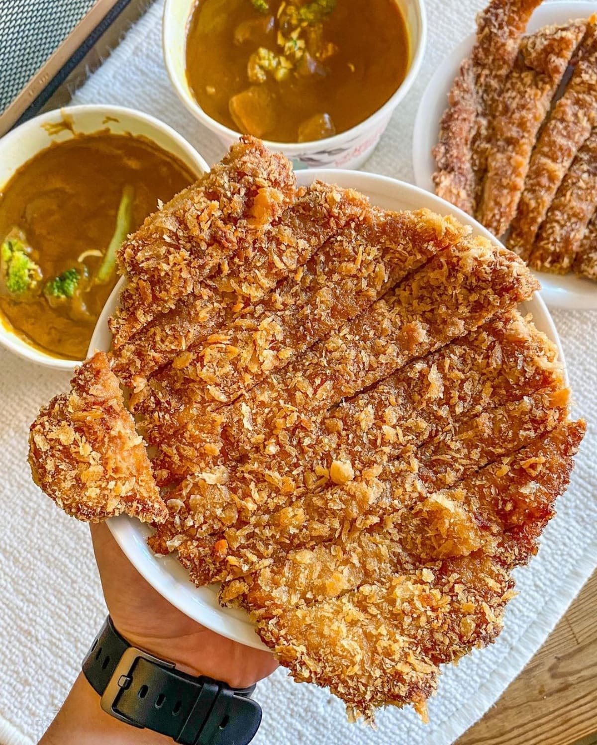 比臉還大豬排!巨無霸日式「酥脆豬排+鹹香咖哩」超欠吃,肉控先收口袋 比臉還大豬排!巨無霸日式「酥脆豬排+鹹香咖哩」超欠吃,肉控先收口袋