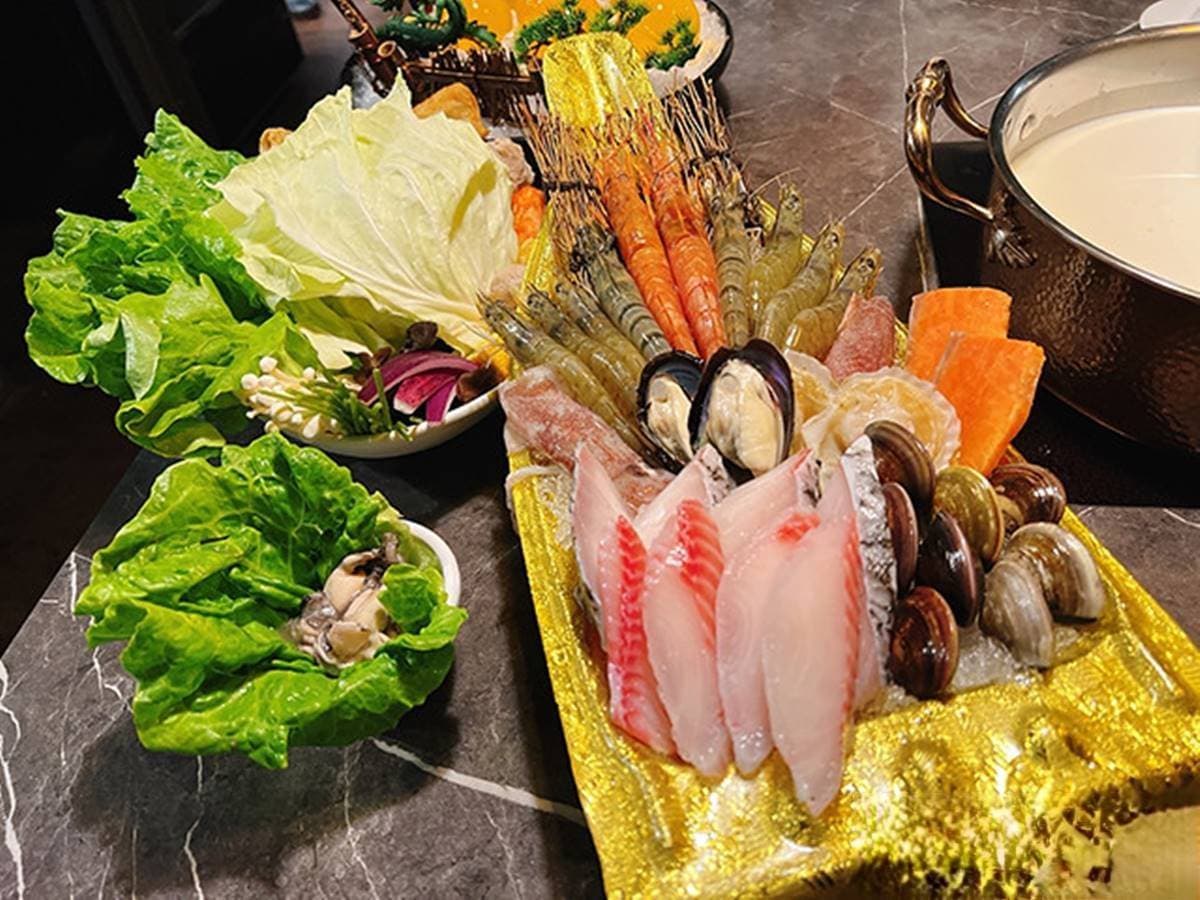 壽星送「七龍珠」！超有哏鍋物推「和牛吃到飽」，爽嗑黑毛和牛、澎派海鮮船