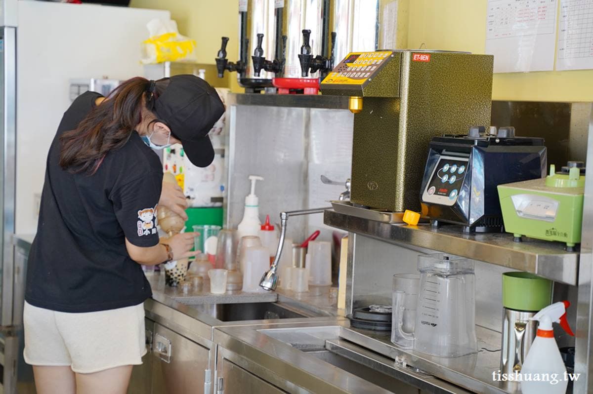 宜蘭人排隊愛店！「脆皮紅豆餅」給料不手軟，先搶爆餡芋頭、鮪魚肉鬆口味