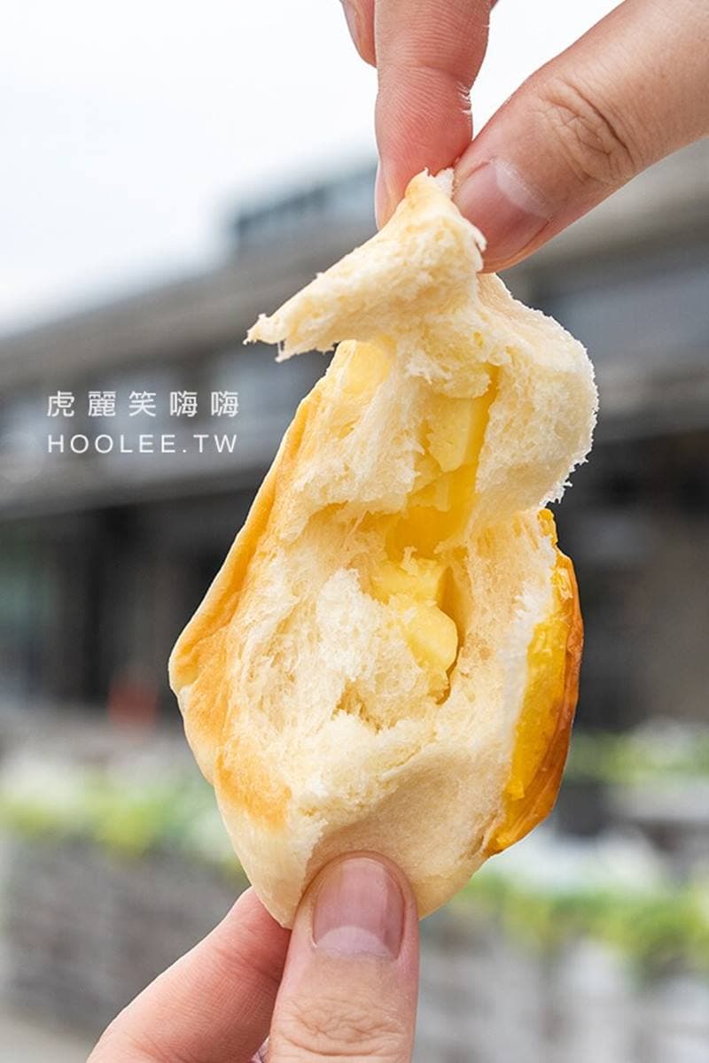 人氣生吐司插旗棧貳庫！新推「生奶包＋起司乳酪」邪惡組合，入口滿滿乳酪丁