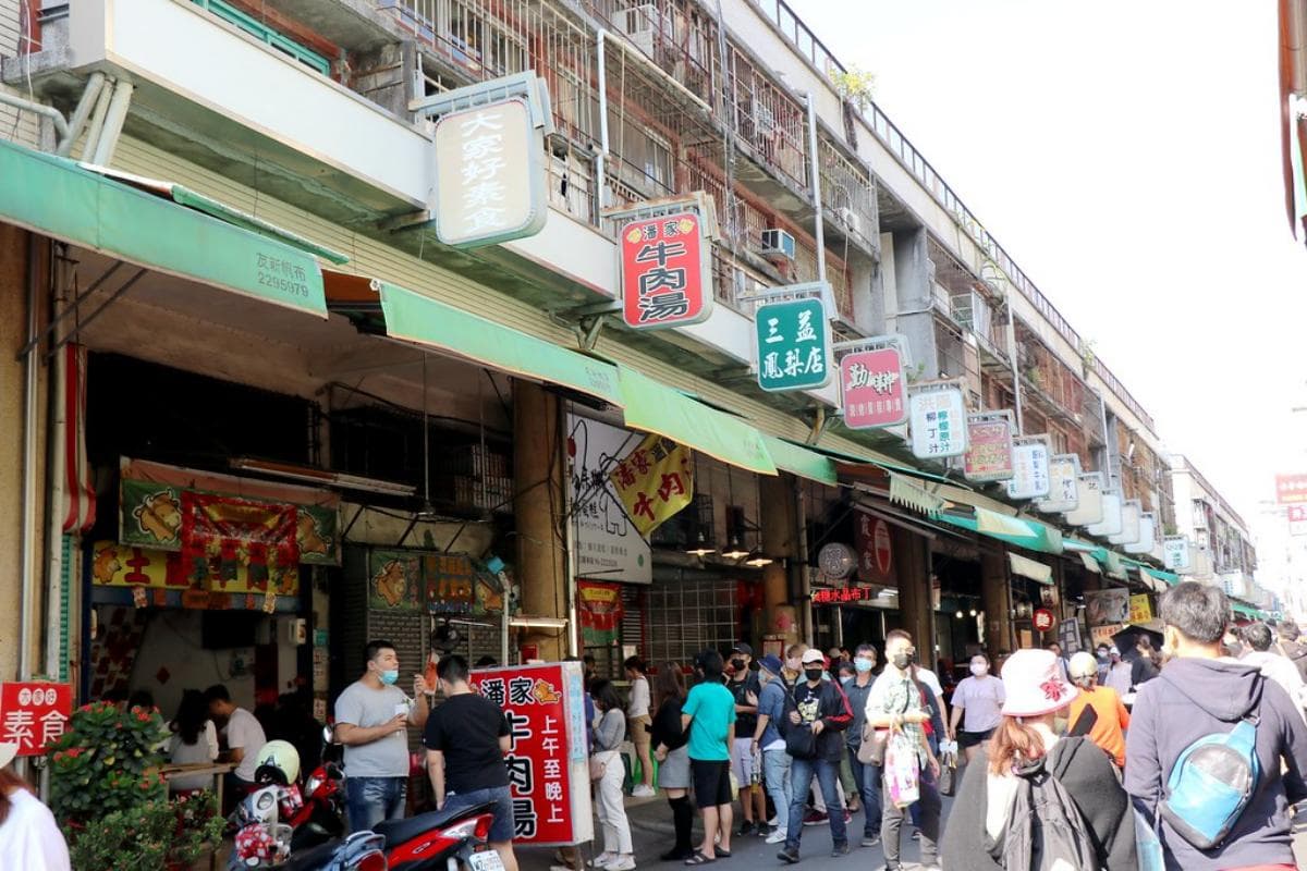 沒人帶路找不到!「老香港風密室」隱身台南市場2樓,復古場景超好拍 沒人帶路找不到!「老香港風密室」隱身台南市場2樓,復古場景超好拍