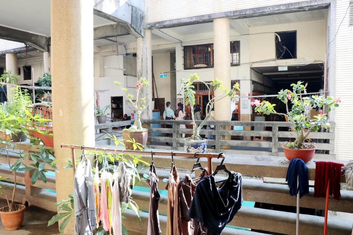 沒人帶路找不到!「老香港風密室」隱身台南市場2樓,復古場景超好拍 沒人帶路找不到!「老香港風密室」隱身台南市場2樓,復古場景超好拍