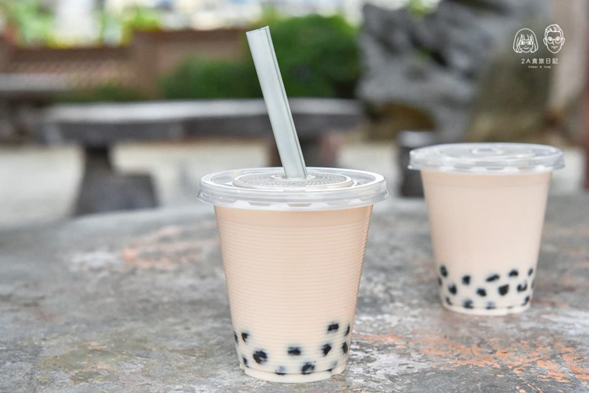 真的只要10元!佛心「無名珍奶」藏玉清宮旁,30年不變奶茶+Q彈珍珠太過癮 真的只要10元!佛心「無名珍奶」藏玉清宮旁,30年不變奶茶+Q彈珍珠太過癮