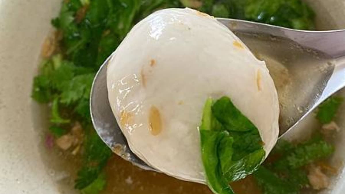 土地公庇佑!屏東「銅板價麵店」必點客家鹹湯圓,Q彈米苔目+油蔥酥太唰嘴 土地公庇佑!屏東「銅板價麵店」必點客家鹹湯圓,Q彈米苔目+油蔥酥太唰嘴