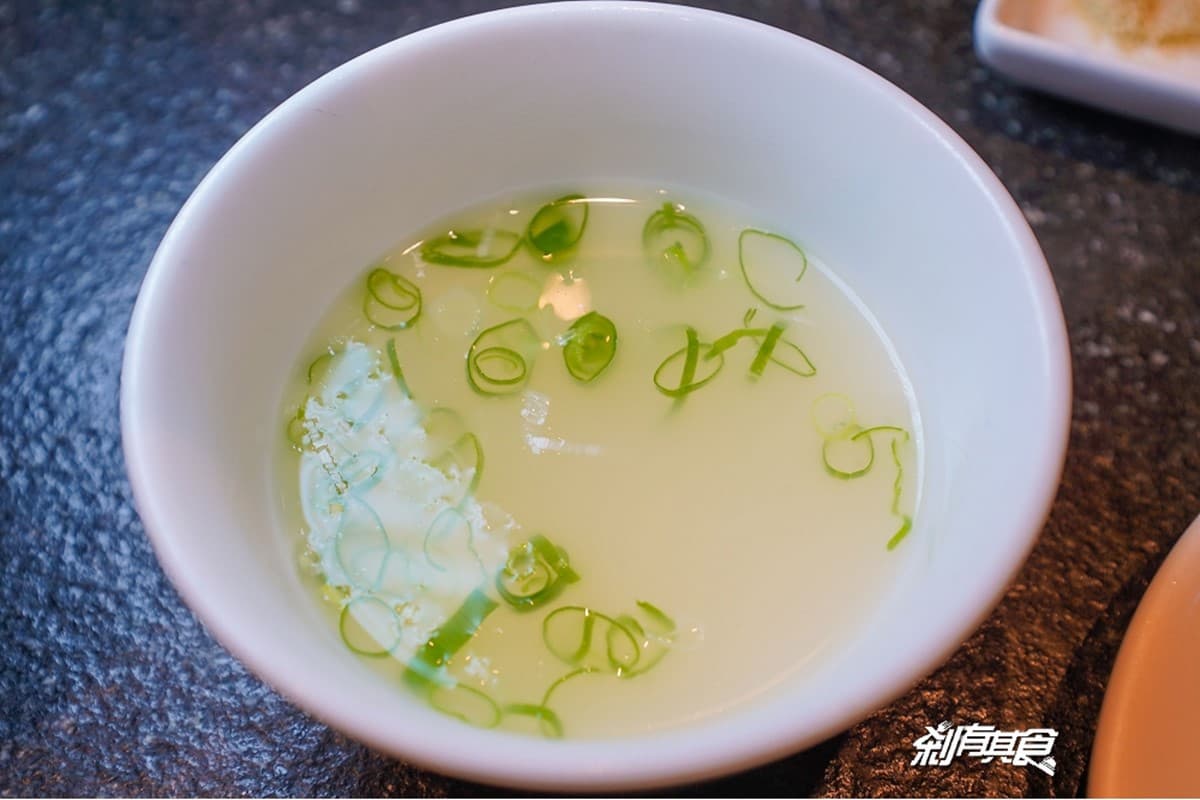 網評４分起跳！台中６家超難訂位燒肉店：爽嗑30公分厚切牛舌、６種A5和牛