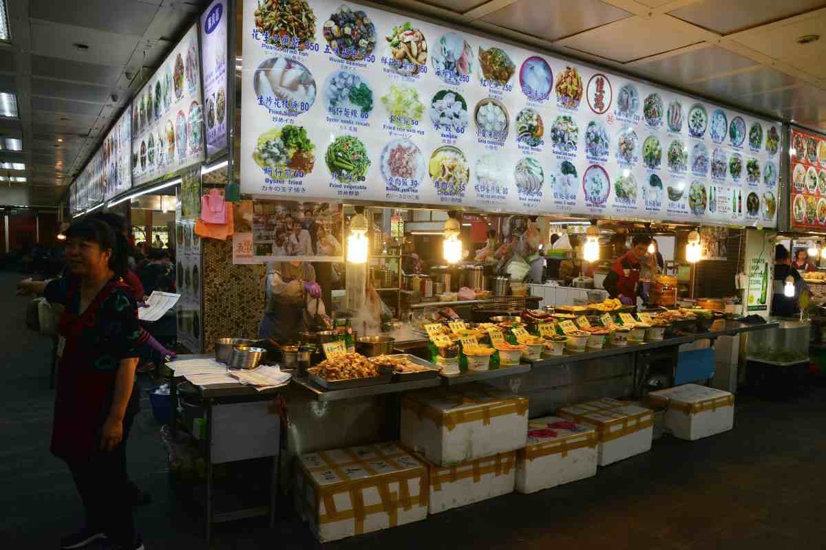 你吃過嗎？百元熱炒店菜單常見的「鐵板鴕鳥肉」，達人揭祕到底是什麼肉