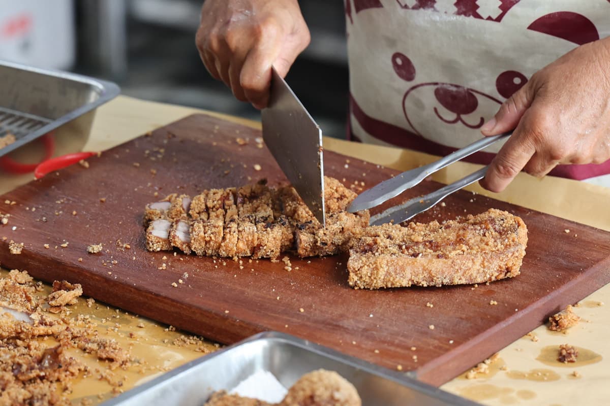 在地老饕才知!隱藏版「酥炸叉燒」藏身台南住宅,每日只賣3小時想吃快衝 在地老饕才知!隱藏版「酥炸叉燒」藏身台南住宅,每日只賣3小時想吃快衝