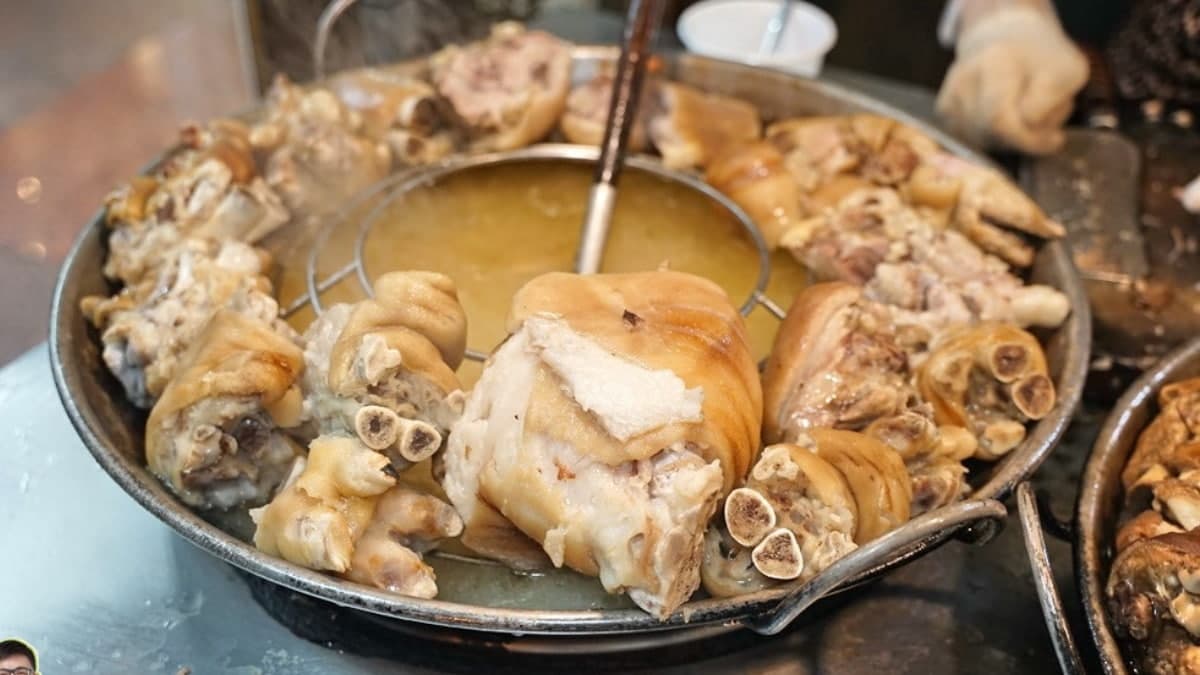 越晚來吃豬腳會更入味，下午５點以後來品嘗就是黃金時間。（圖片來源：阿輝的美食生活）
