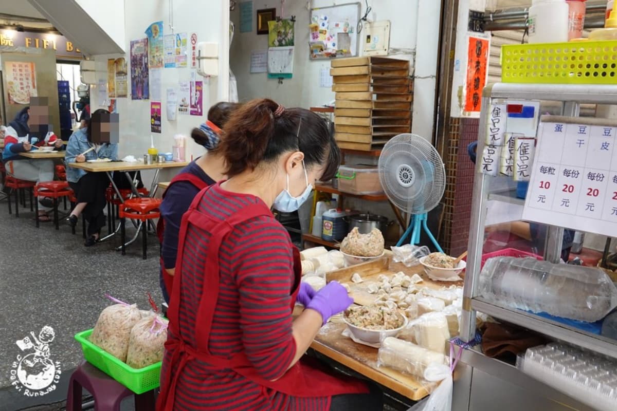 比手搖杯還便宜！40年「老字號水餃」藏身向上市場，10顆只要30元超佛心