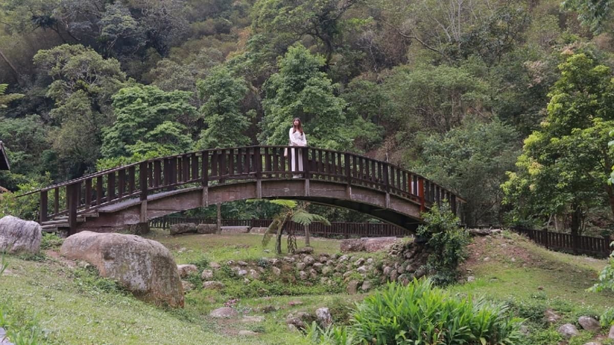 走進植物園裡，還有１個神似莫內名畫《睡蓮池》的祕境。（圖片來源：雙子喵玩樂旅行PennyLife）