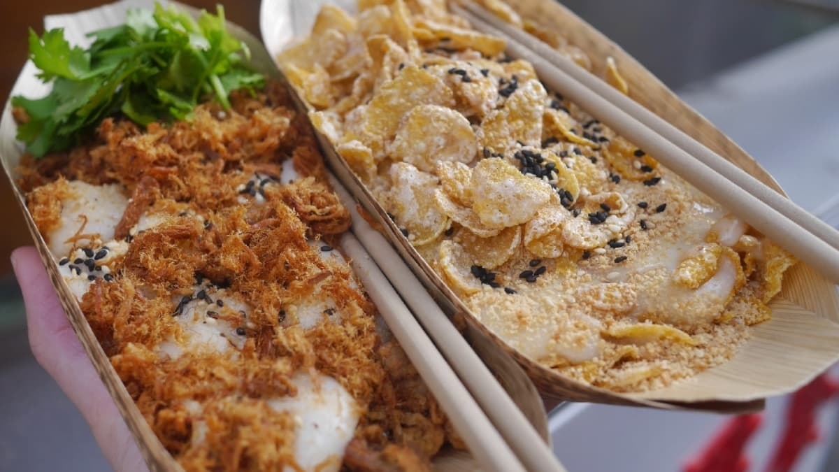 「Q脆麻糬」是加花生粉、煉乳和玉米脆片，也是店內最熱賣的口味。（圖片來源：瑋瑋美食萬歲）