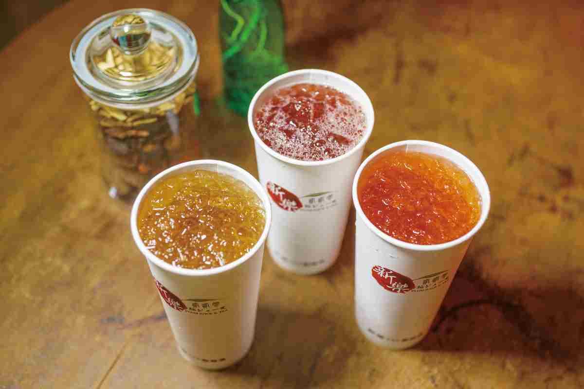 滿滿懷舊風！高雄古法熬製古早味酸梅湯，復古風格店拍完再喝烏梅湯、冬瓜茶