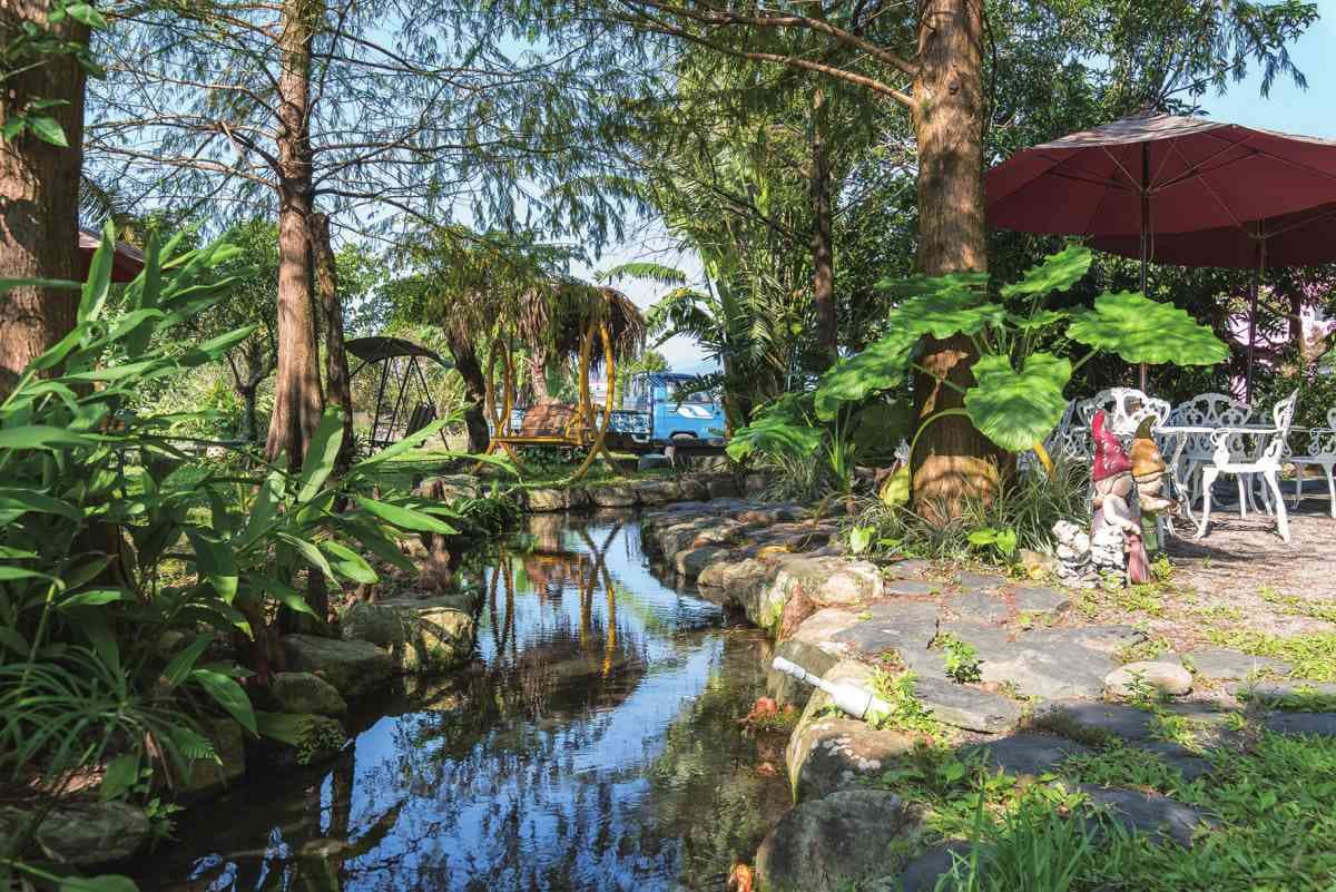 入住就玩翻！宜蘭民宿「溜滑梯＋湯屋」搬進房，「餵魚喝奶」試過都喊再１次