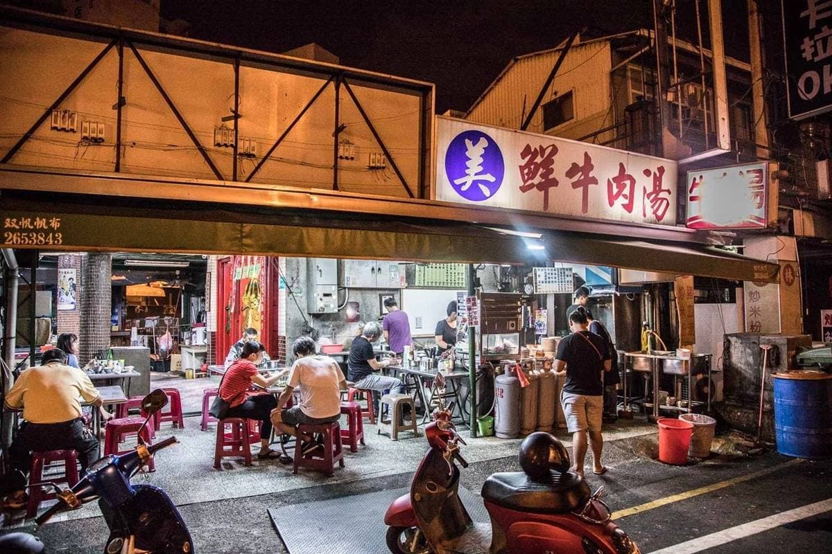 台南人口袋名單！南區５家必吃：50元脆皮鴨肉飯、24小時牛肉湯、隱藏版黑輪