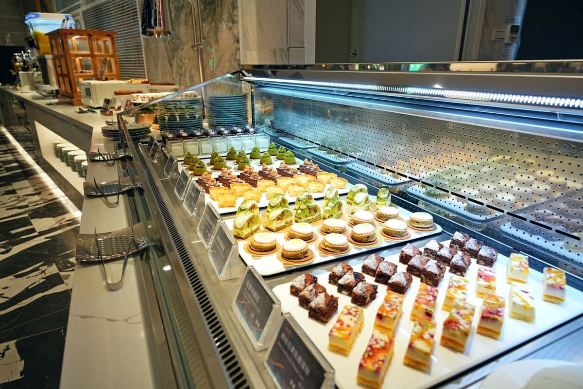 buffet控快衝！全台最大「饗食天堂旗艦店」在高雄，爽嗑８國菜色、兒童餐點