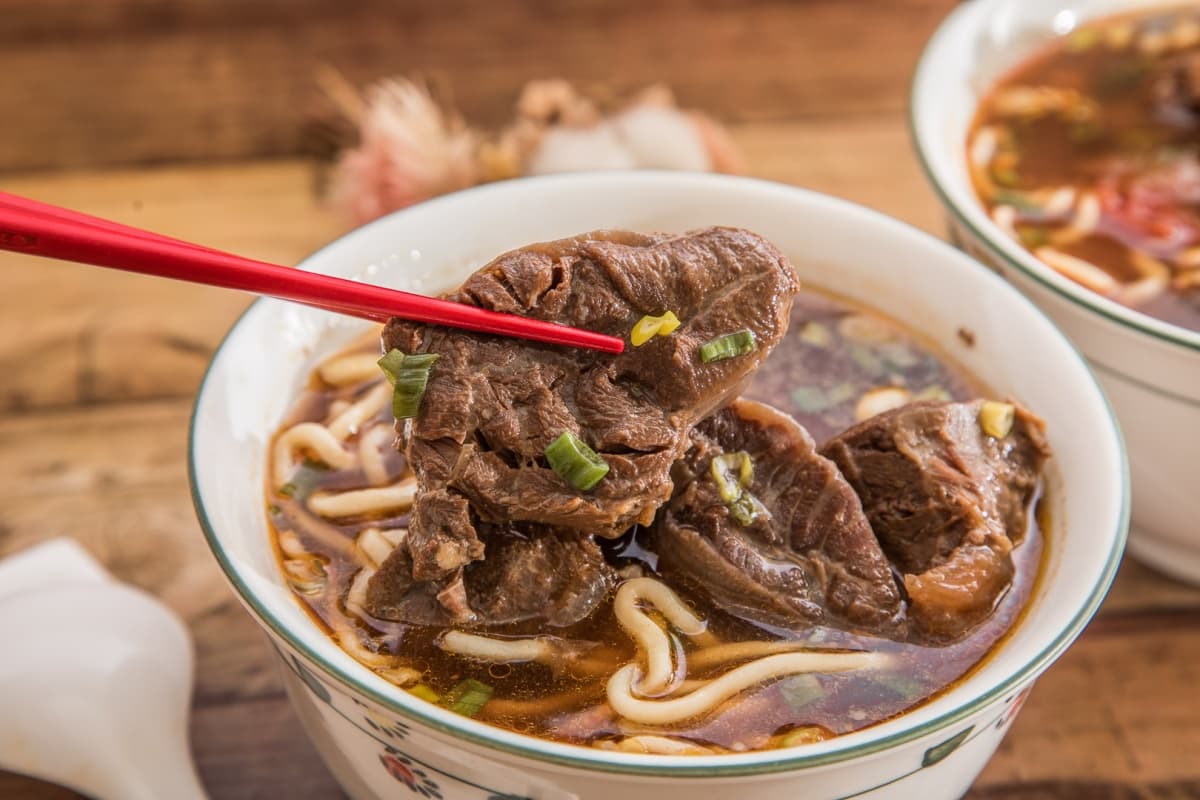 桃園人推爆!中壢5必吃牛肉麵:免費加麵加湯、1700則好評、只賣1種湯頭 桃園人推爆!中壢5必吃牛肉麵:免費加麵加湯、1700則好評、只賣1種湯頭