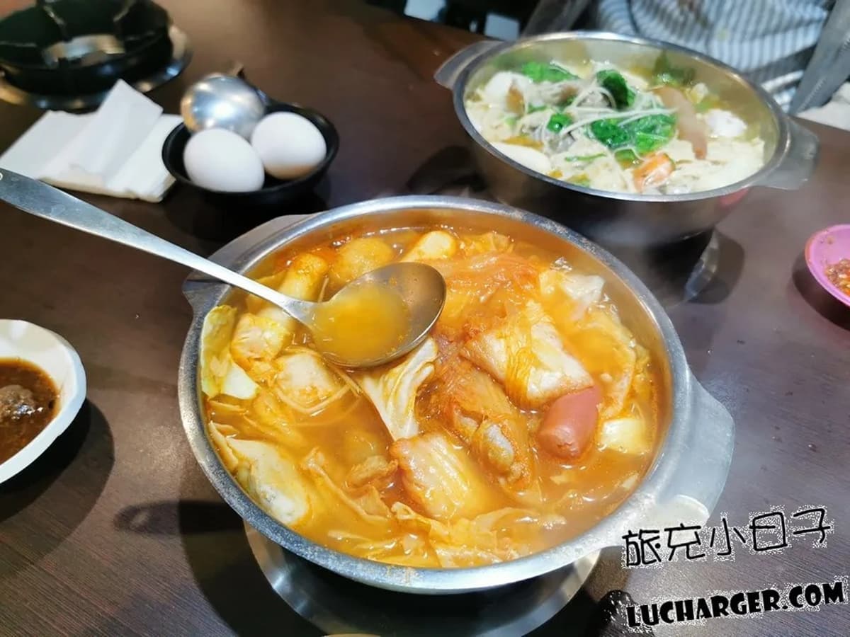 三媽臭臭鍋漲價掀舌戰！網推平價小火鍋霸主是「這家」：光淋豬油就能吃３碗飯