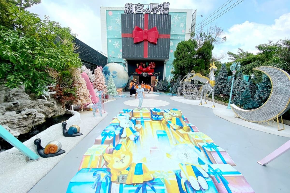 走進迪士尼！洗版IG「眾神祕密花園」１票暢玩２館，打卡水母光廊、冰晶城堡
