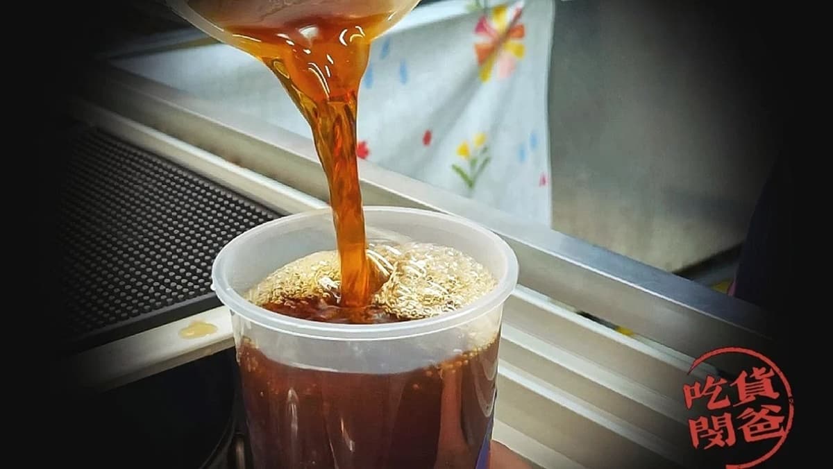 不敗古早味!北中南5家紅茶冰:巨無霸袋裝、1000cc僅25元、熟客一次買10杯 不敗古早味!北中南5家紅茶冰:巨無霸袋裝、1000cc僅25元、熟客一次買10杯