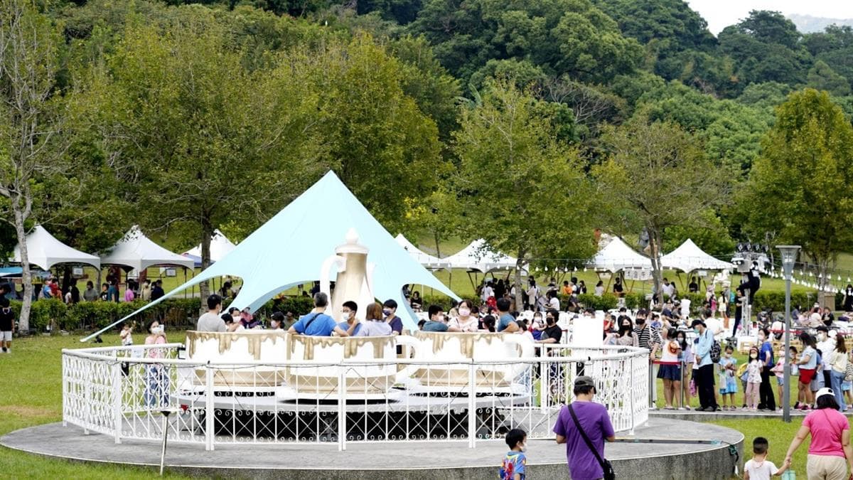 夢幻精靈樹、彩虹橋美翻！「2022慈湖火舞光影季」開跑，再玩免費樂園超放電