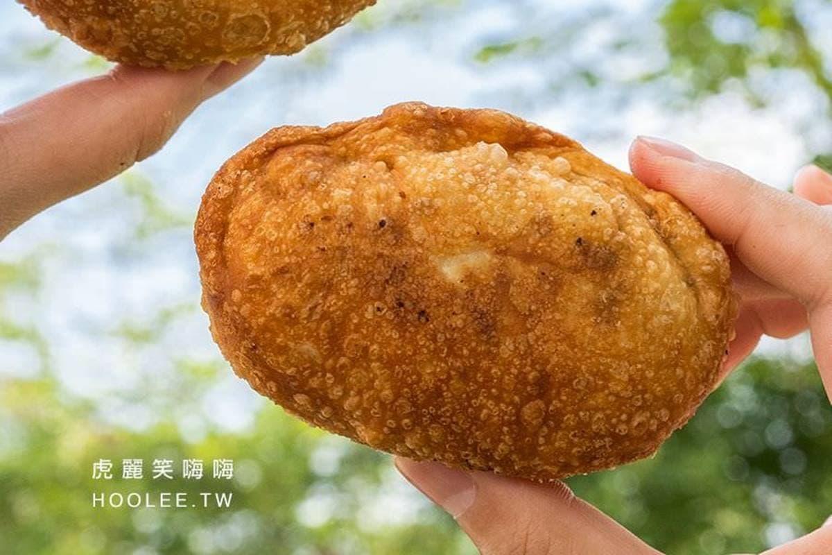 別只逛老街！高雄人最愛岡山５美食：排隊蛋麵、噴汁餡餅、７個50元吉吉棒