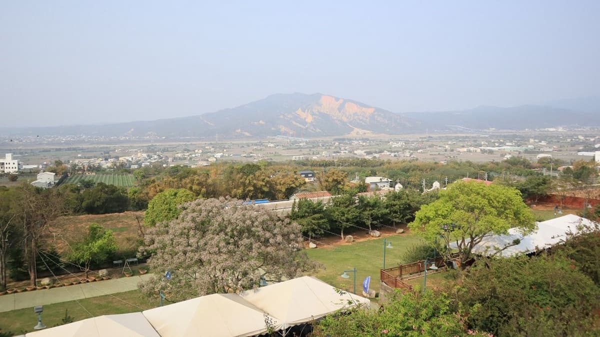 地點鄰近火炎山、麗寶樂園，能夠遠眺270度海空美景。（圖片提供：VICKY 媽媽的遊樂園）